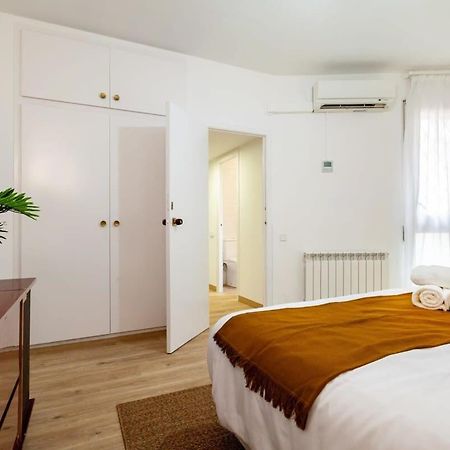 Exclusive Huge 4 Double Bedroom City Center Барселона Екстериор снимка