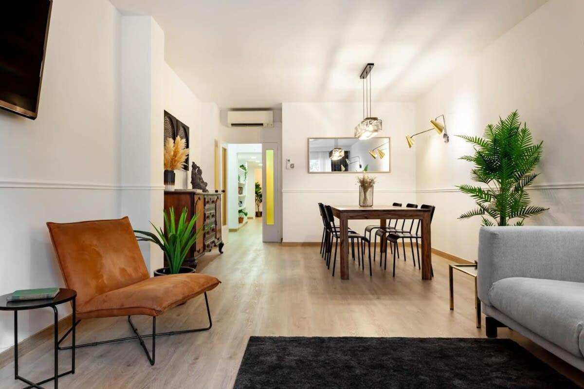 Exclusive Huge 4 Double Bedroom City Center Барселона Екстериор снимка